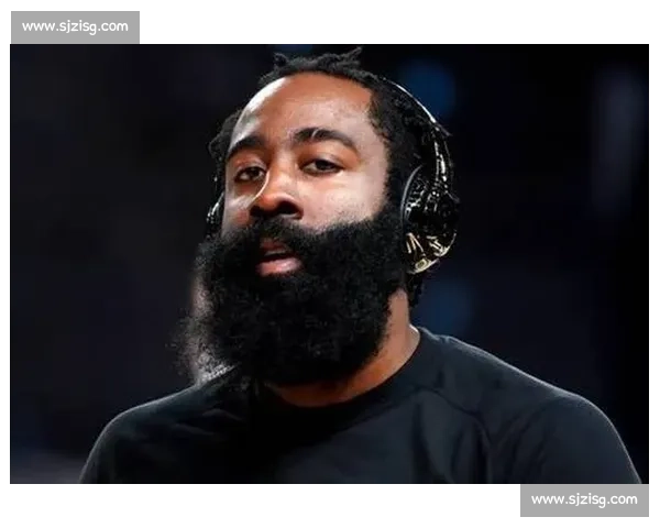 美媒调侃哈登发福 穿唐装打咏春引爆中国球迷热情